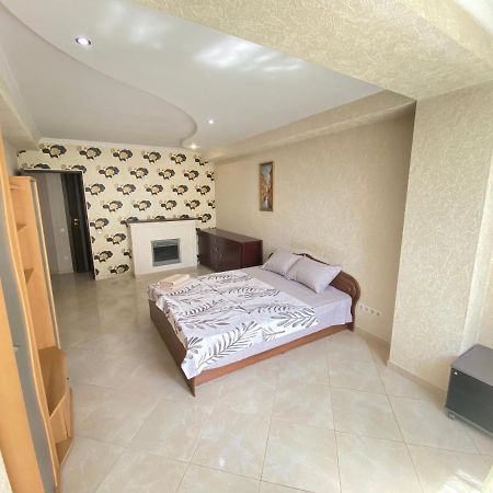 Ultra Central Double Room Appartment In Kisinyov Kültér fotó