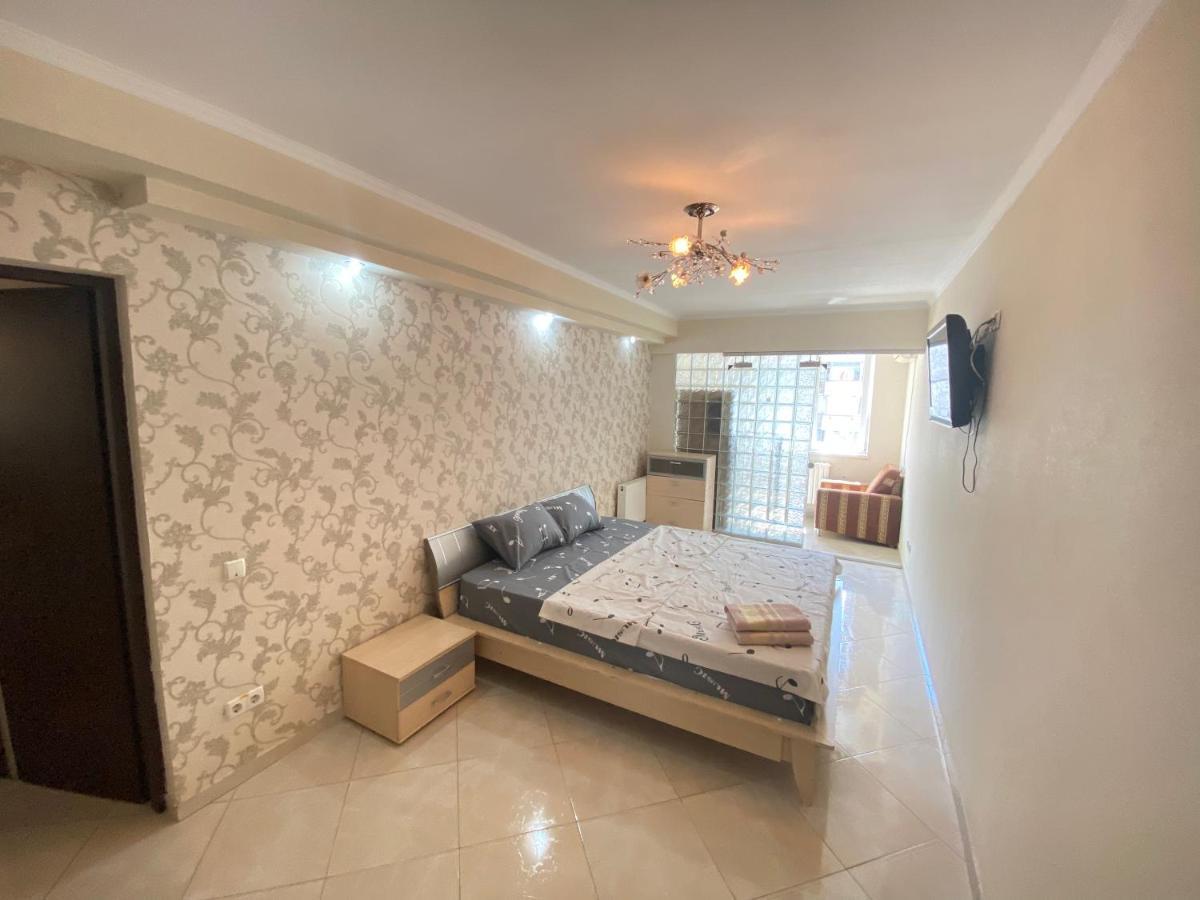 Ultra Central Double Room Appartment In Kisinyov Kültér fotó